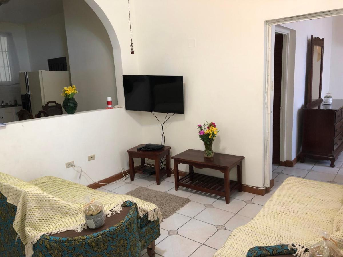 Goldenview Guesthouse Ocho Rios Kültér fotó